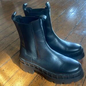 Steve Madden Chelsea boots